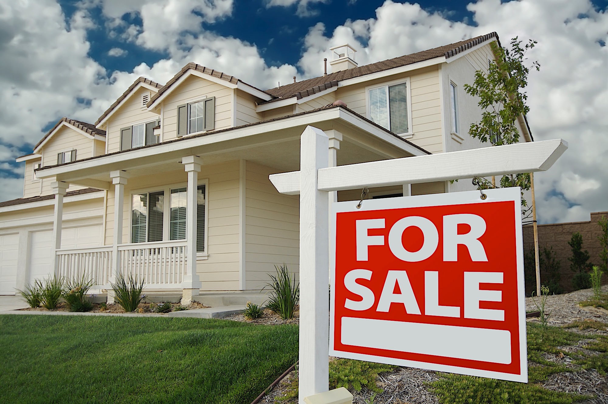 Lien, Mortgage, and Financial Implications of Selling a House During Divorce